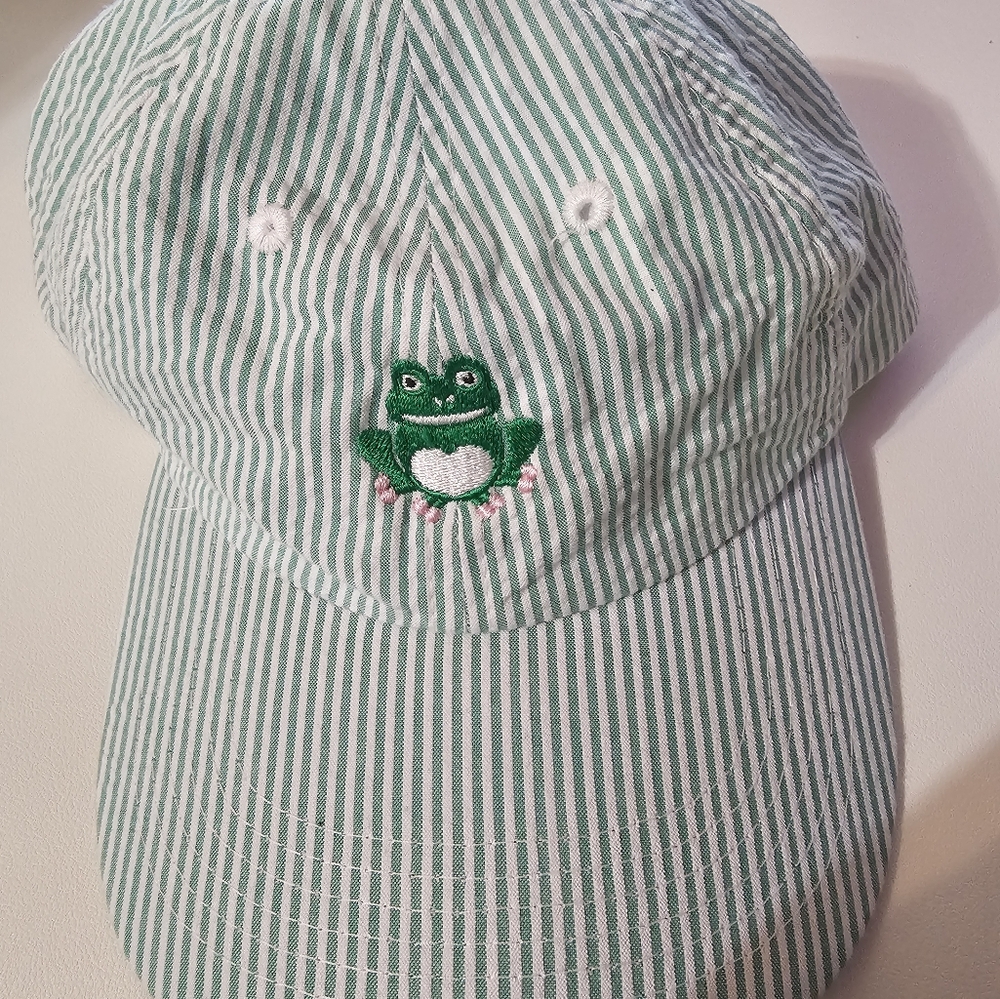 Green stip frog hat
